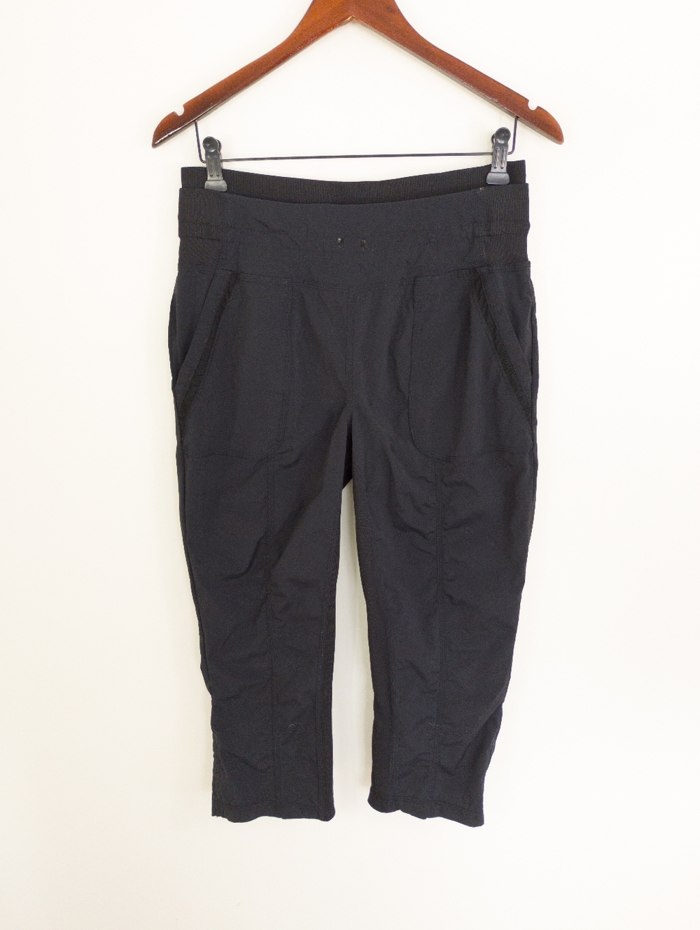 INDYGENA Black Nakato Comfort Rib Elastic Waist Capri Cropped Hiking Pants Small
